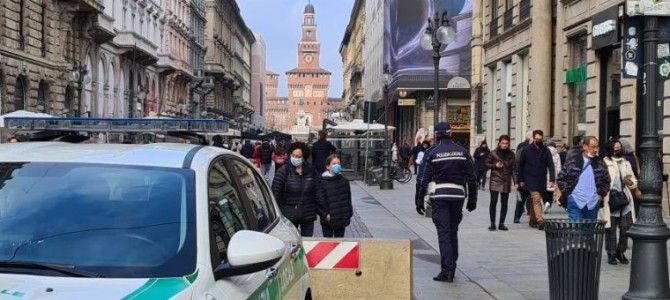 Obbligo mascherina all’aperto in centro: polizia locale già al lavoro