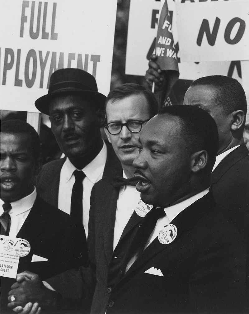 800px-Dr._Martin_Luther_King_Jr._at_a_civil_rights_march_on_Washington_D.C._in_1963
