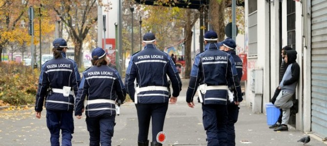 Polizia locale. Corso Buenos Aires, arrestati due uomini per furto